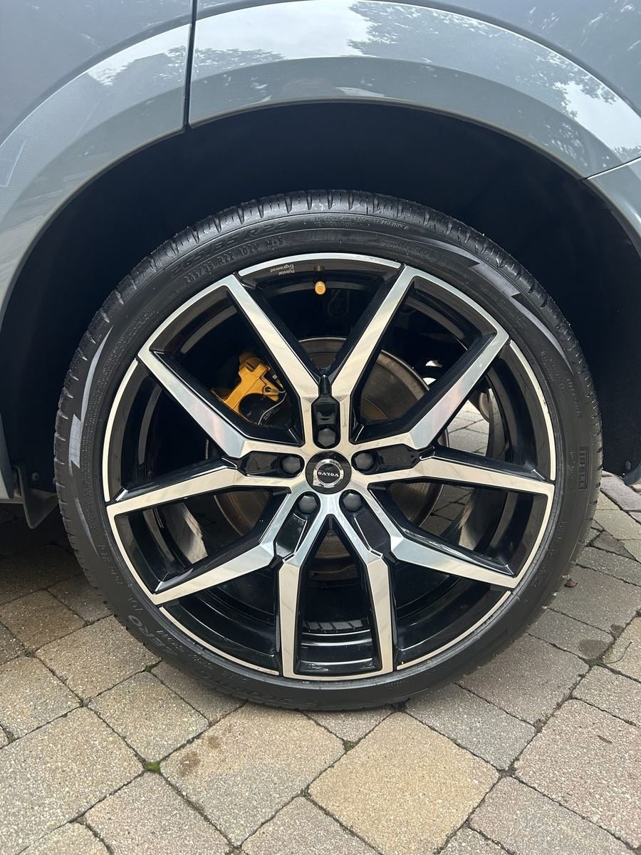 Volvo wheel detail